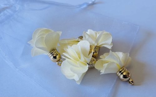 Műselyem virág függő - Vajsárga - 3x3 cm - 1 db